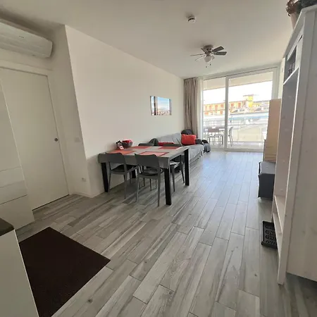 Palm Apartment *